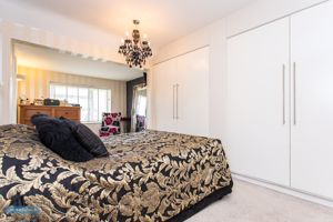 Bedroom- click for photo gallery